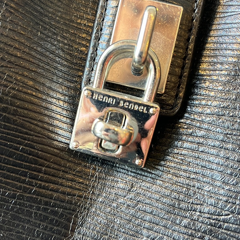 Black Henri Bendel purse - Picture 2 of 7